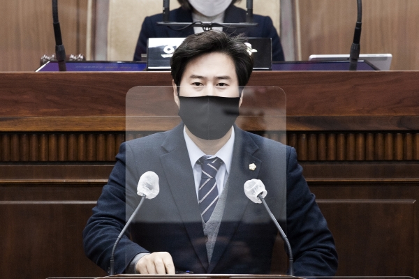 5분 자유발언 중인 오강현 김포시의원